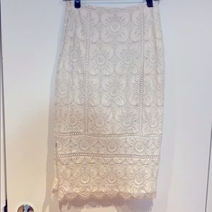Gorgeous white banana republic skirt